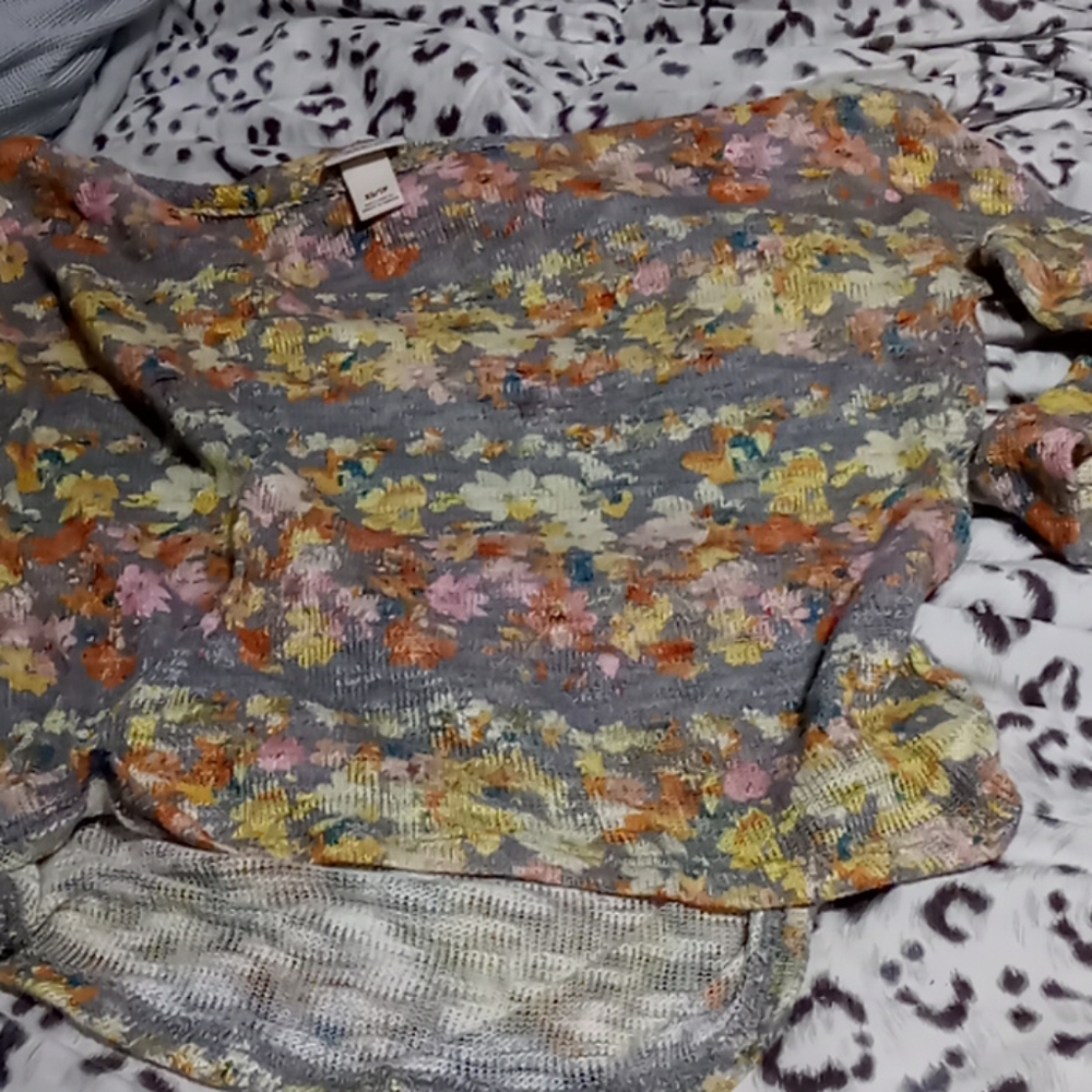 Sweater - Picture 4 of 6